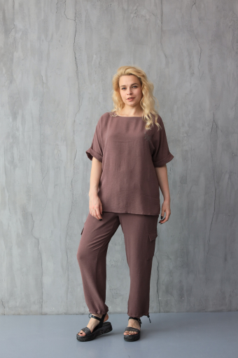 Літній жіночий костюм